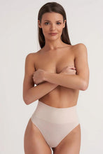 Load image into Gallery viewer, T-backs model 195684 Gatta
