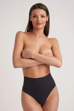 Load image into Gallery viewer, T-backs model 195685 Gatta
